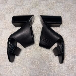 Dolce Vita Black ‘Rocko’ Heeled Mule Sandals with Snakeskin Detail • 6.5